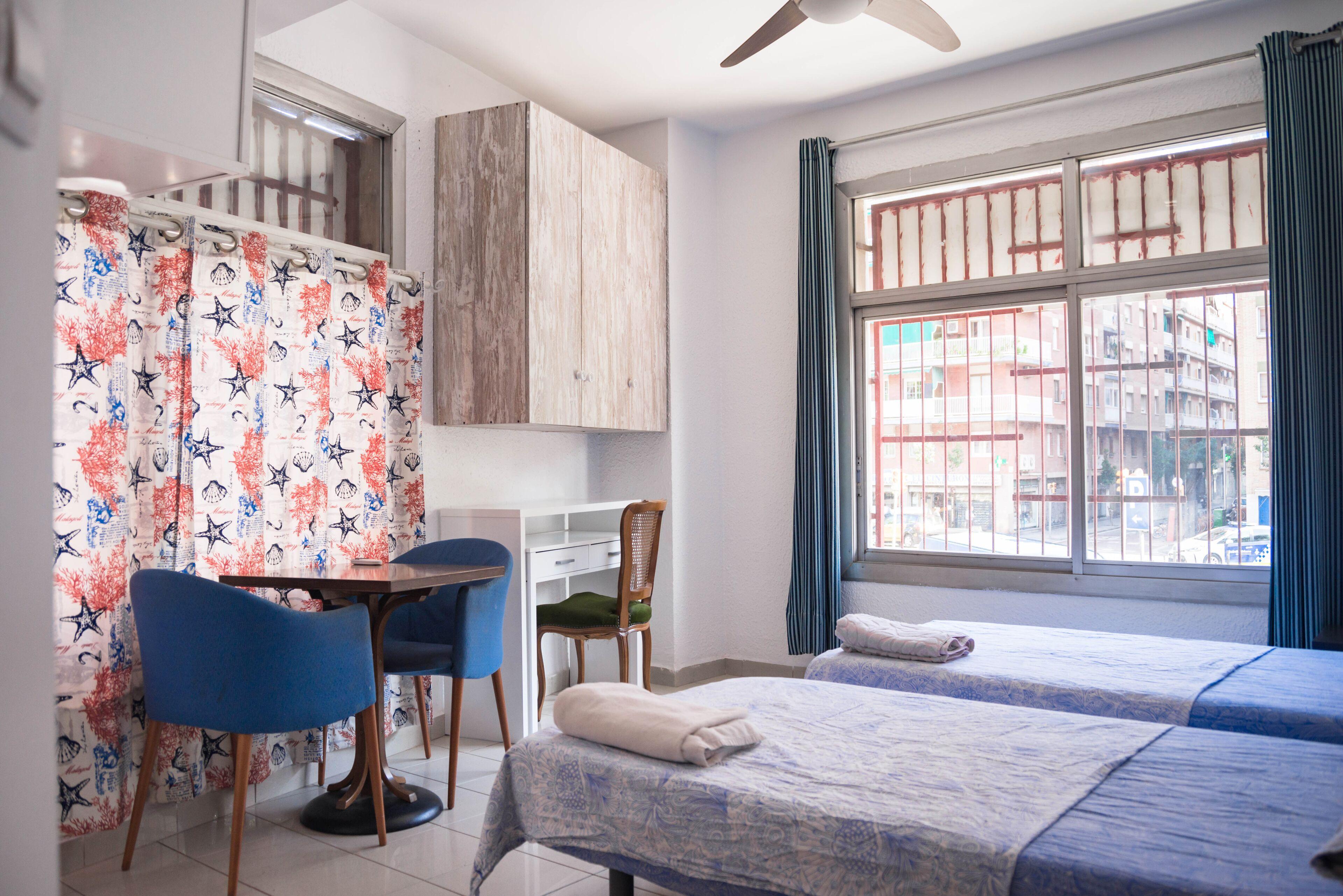 Hostal Ideal Badal — Photos 2